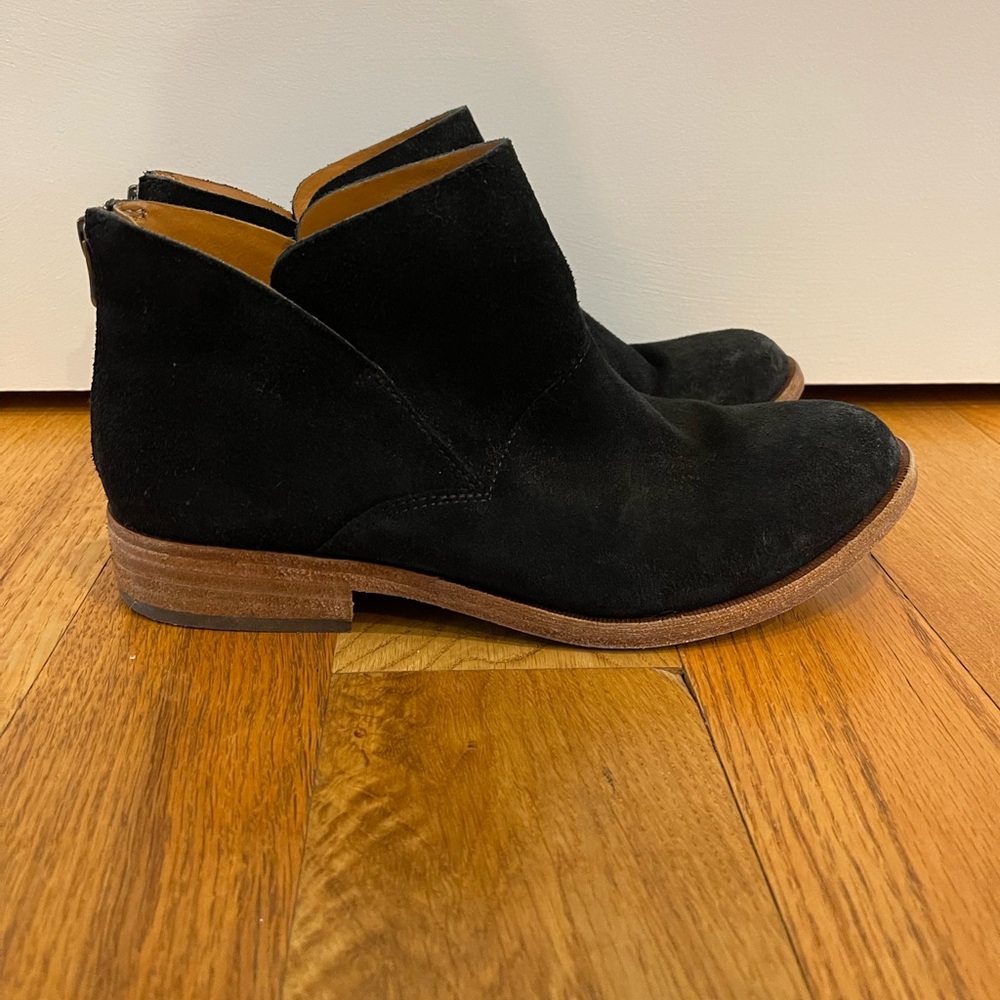 Kork Ease booties, black suede. Size 8. Great condition.